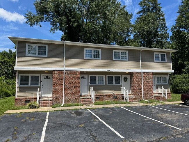Primary Photo - 698 W Hamlet St
