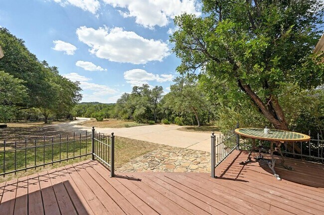 Building Photo - 1045 Hidden Hills Dr