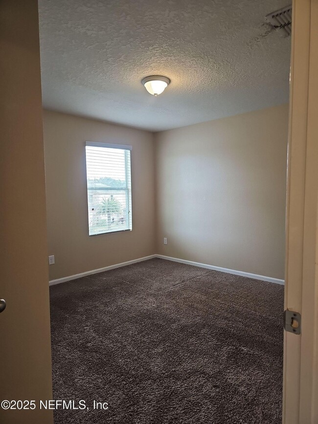 Building Photo - 1981 Rock Springs Way