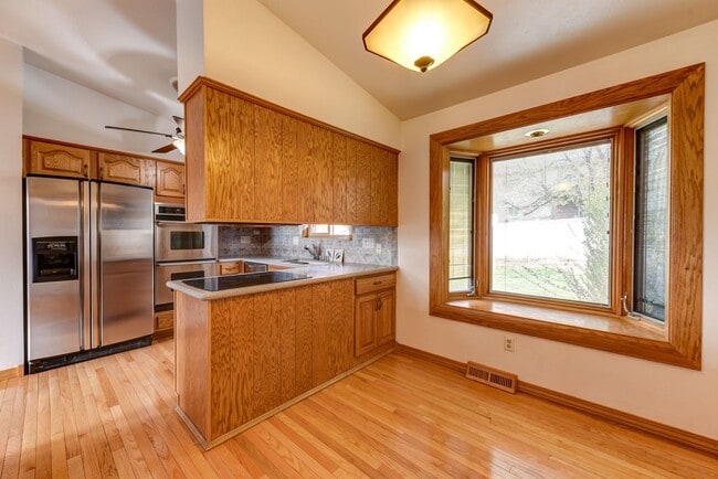 Building Photo - Great 4 Bedroom 3 Bath Home with 2 Car Garage and Covered Patio!