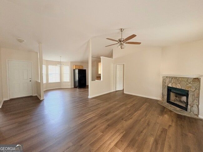 Building Photo - 102 Lake Victoria Dr