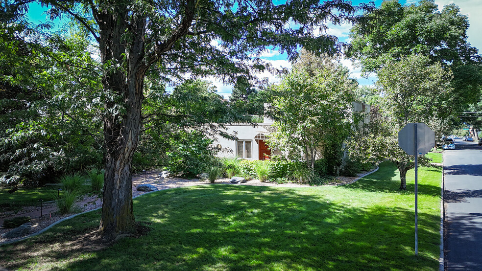 Primary Photo - 2501 S Columbine St