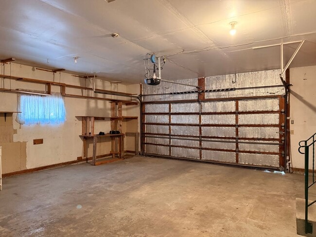 Building Photo - 1070 E Margaret Ave