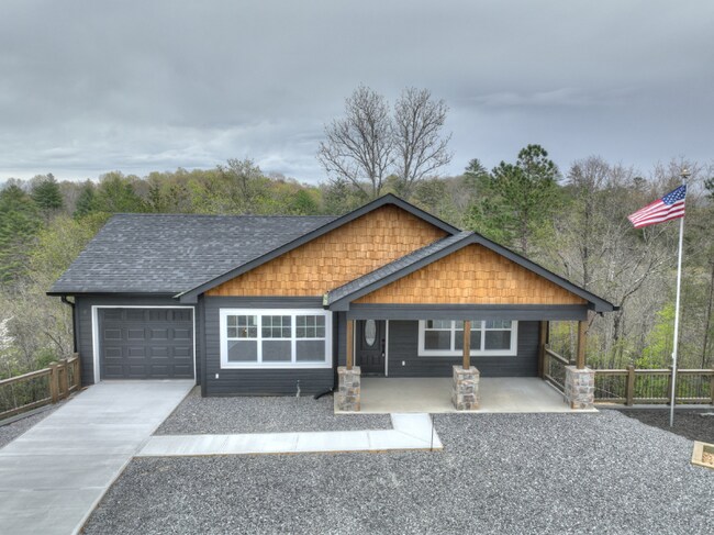 Primary Photo - 64 Walnut Dr