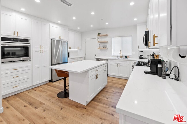 Building Photo - 5500 Morella Ave