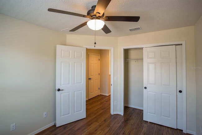 Building Photo - 12105 Breda Ln