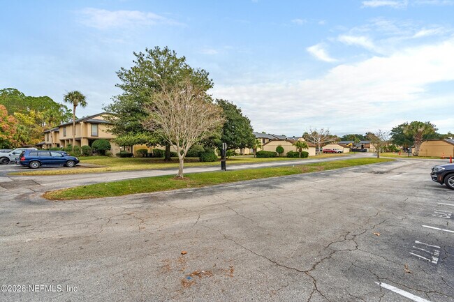 Building Photo - 7602 Las Palmas Way