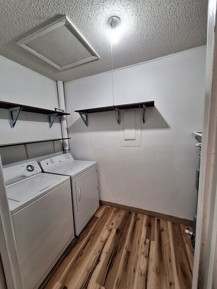 Building Photo - 1402 Camp Rd