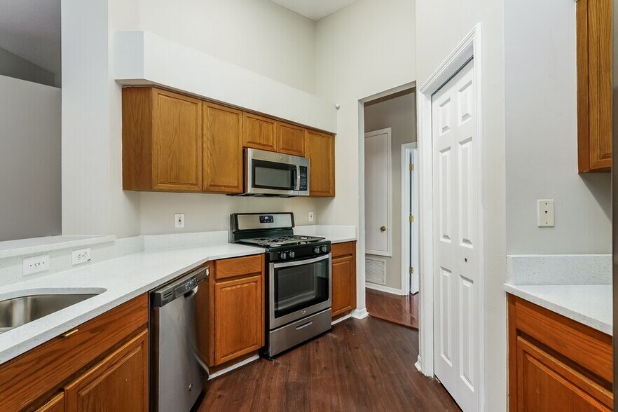Building Photo - 3807 Lockridge Dr
