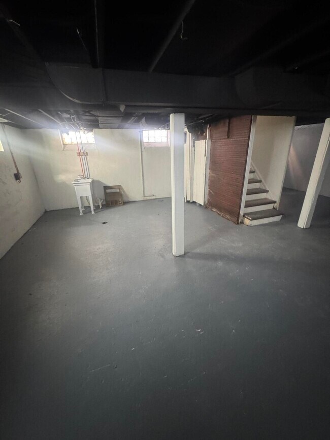 Building Photo - 18955 Hamburg St