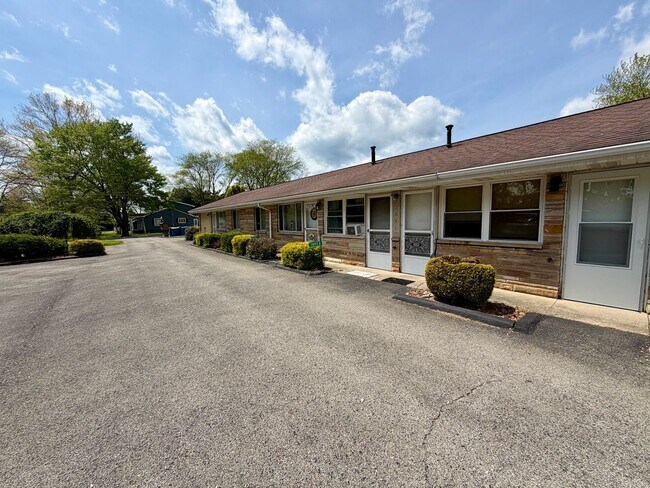 Building Photo - 1001 Basilone Dr