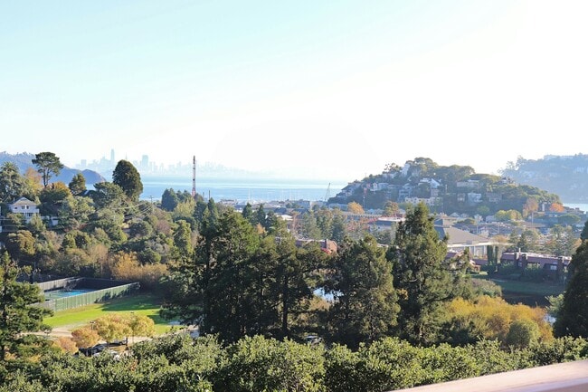 Building Photo - 40 Harbor Oak Dr