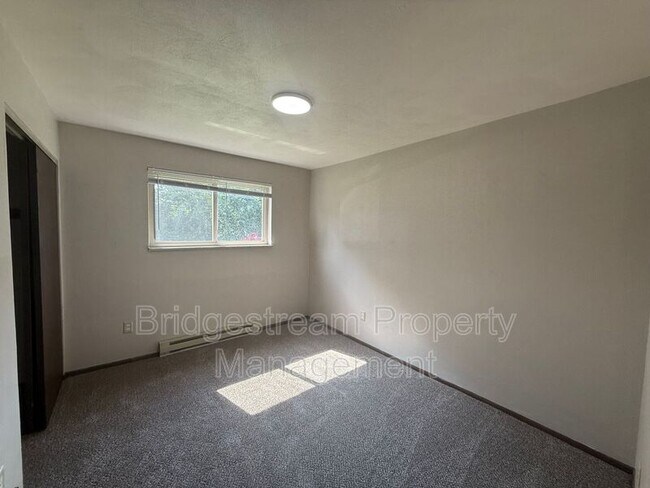 Building Photo - 85 N Gebhart Church Rd