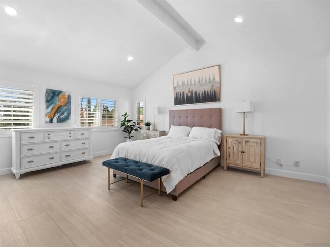 Building Photo - 11748 Via Chona