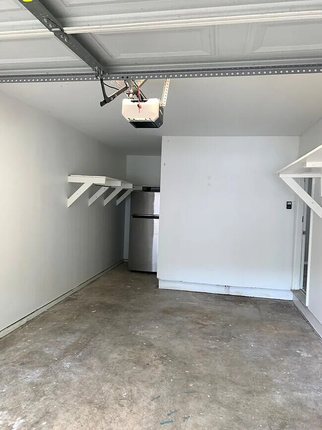 Building Photo - 3626 Admiral Dr