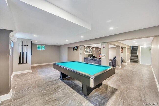 Building Photo - 4 2nd St