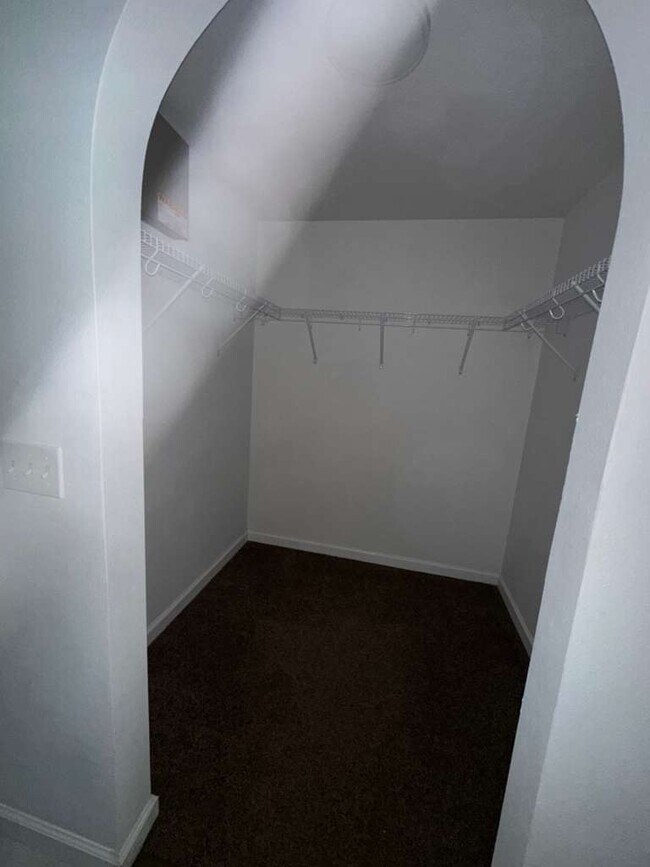 Building Photo - 703 Flagstone St