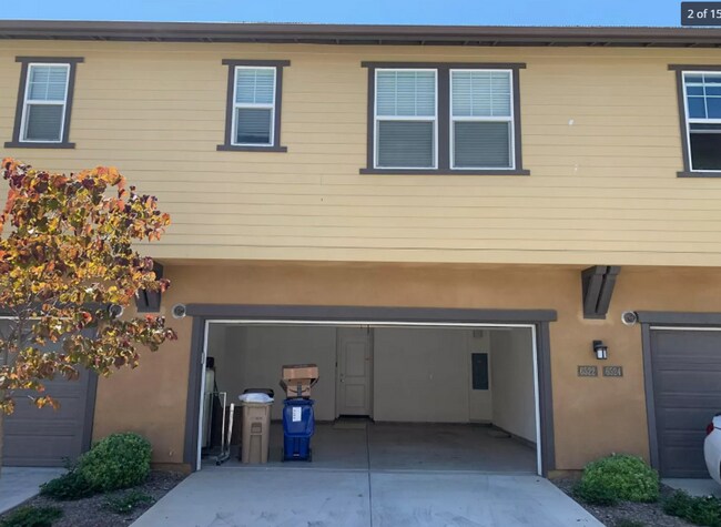 Building Photo - Large 2 Bedroom Townhome at The Village, L...