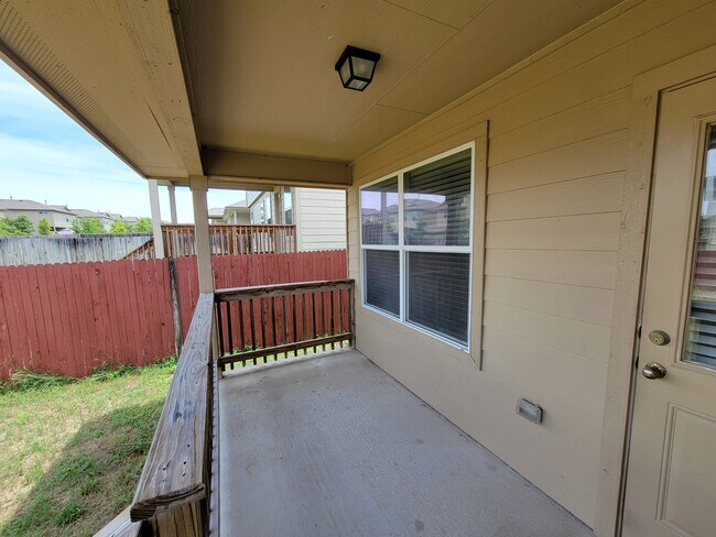 Building Photo - 733 Brown Thrasher