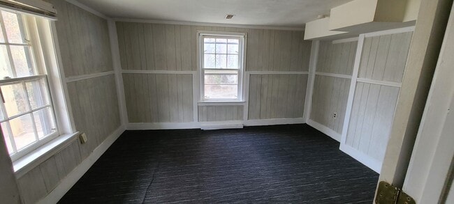 Building Photo - 3BR, 1 BA Lynchburg Home