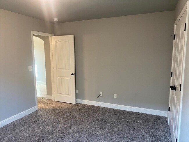 Building Photo - 3550 Macintosh Way