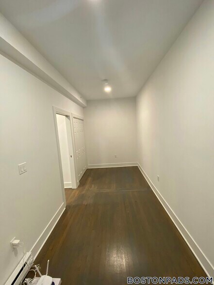 Building Photo - 11 Queensberry St