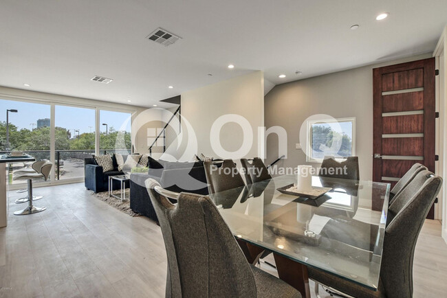 Building Photo - 506 S Hardy Dr