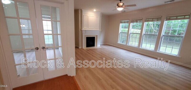 Building Photo - 410 Euphoria Cir
