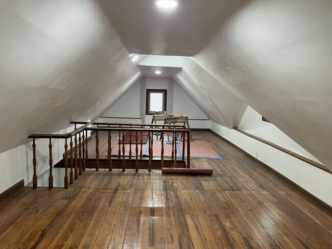 Building Photo - 1927 Scott St