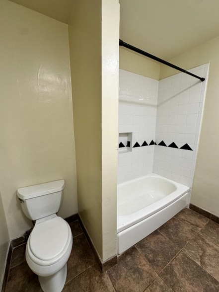 Building Photo - 510 Orlando Ave