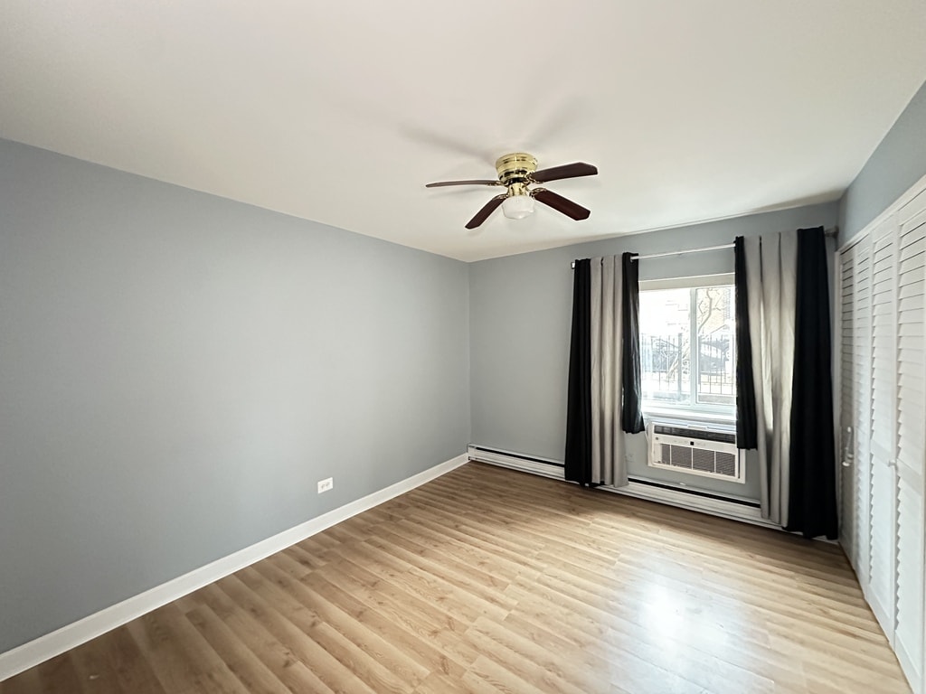 Building Photo - 3825 N Pine Grove Ave