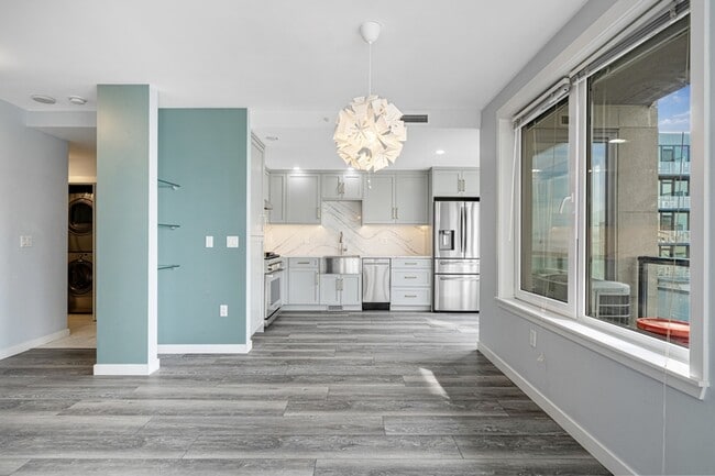 Building Photo - 2721 1st Ave