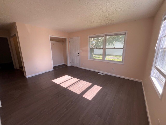 Living Room - 1320 N Rutledge St