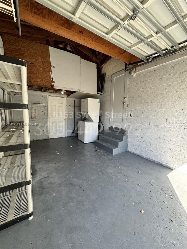 Building Photo - 5353 SW 6th St