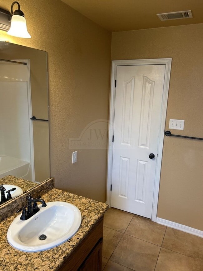Building Photo - 5508 Aquarius Dr