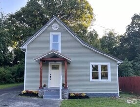 Building Photo - 106 E Frazier Ave