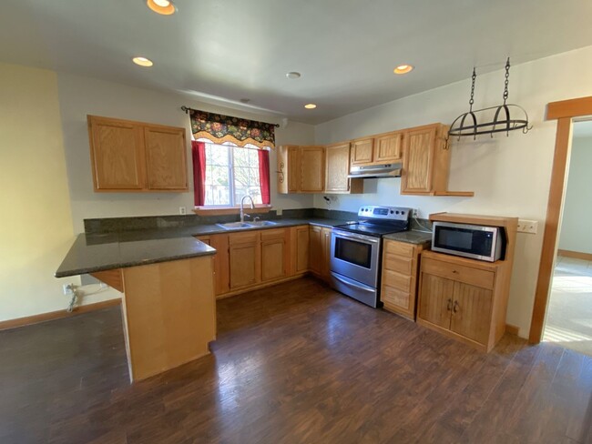 Building Photo - Cozy 2-Bedroom Home for Rent in Chelan, WA!