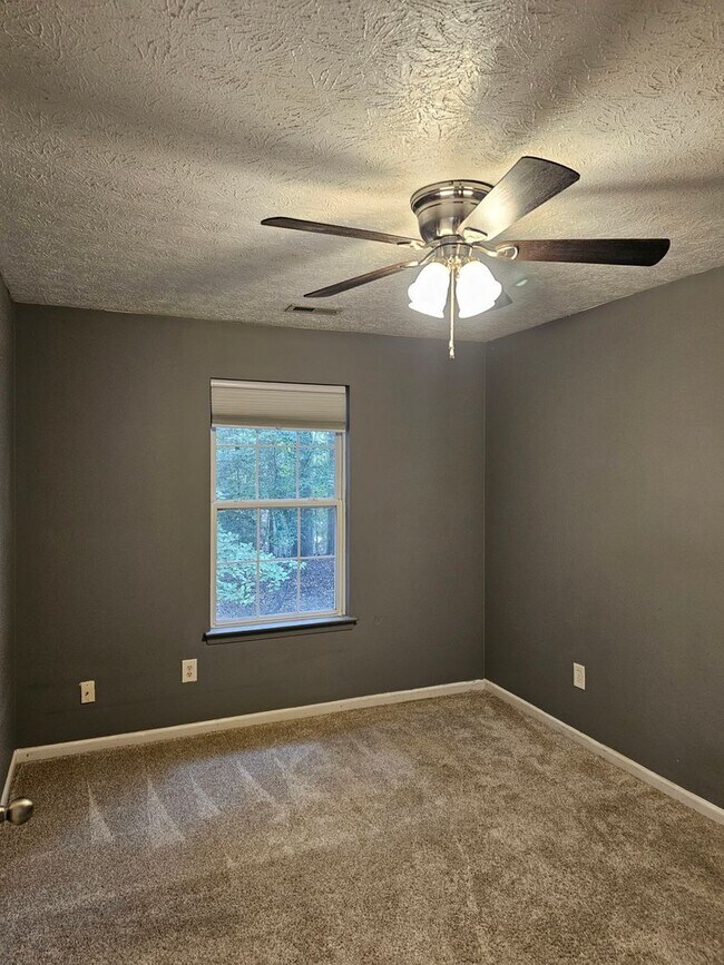 Building Photo - 5679 Hickory Fork Rd