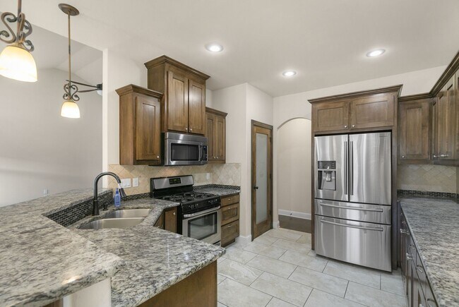 Building Photo - 2304 SW Chaddington Rd