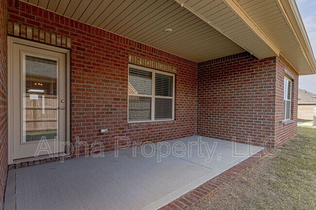 Building Photo - 504 Flying Squirrel Wy