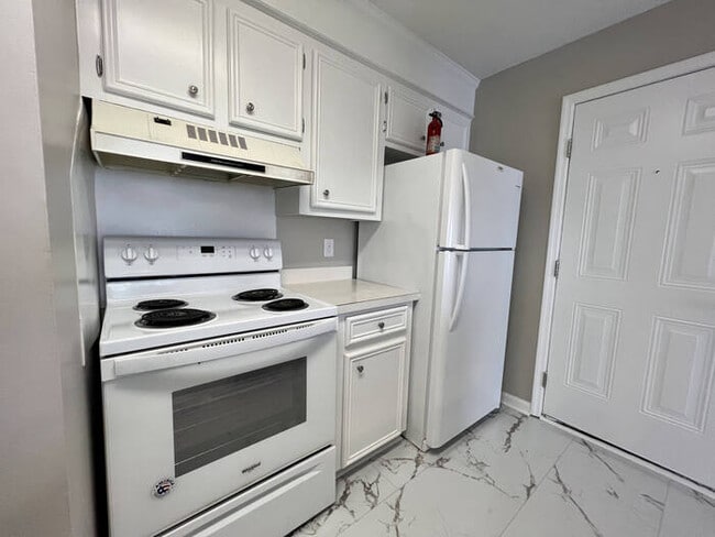 Building Photo - 21A Battery Walk Court