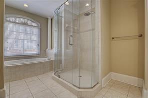 Building Photo - 806 Clifton Heights Ln NE