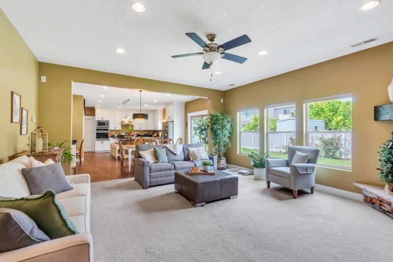 Building Photo - 758 W 375 N