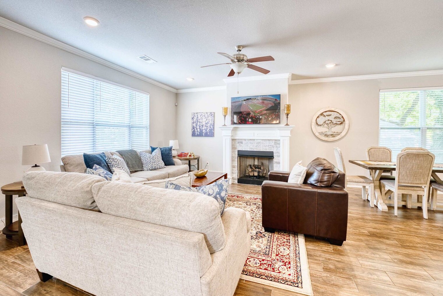 Building Photo - 909 W Eagle St