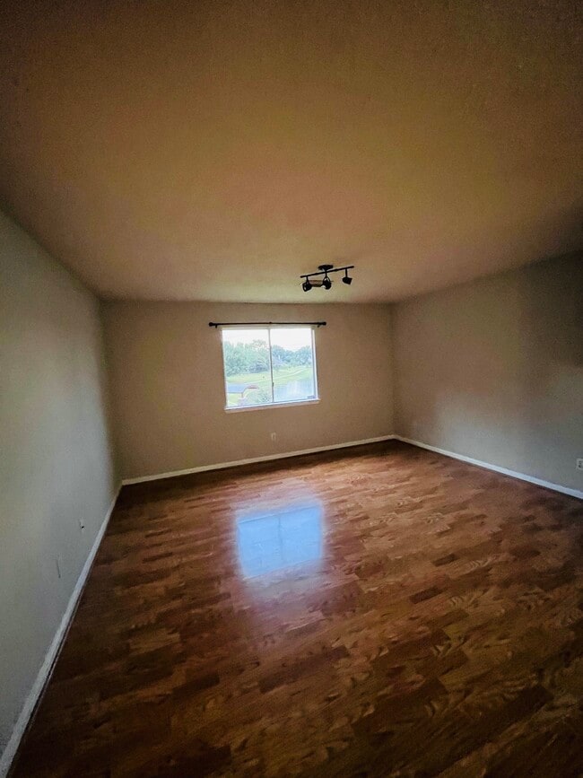 Building Photo - 23134 N Waterlake Dr