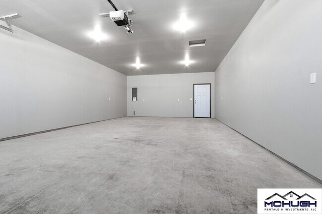 Building Photo - 3677 E Rubyred Dr