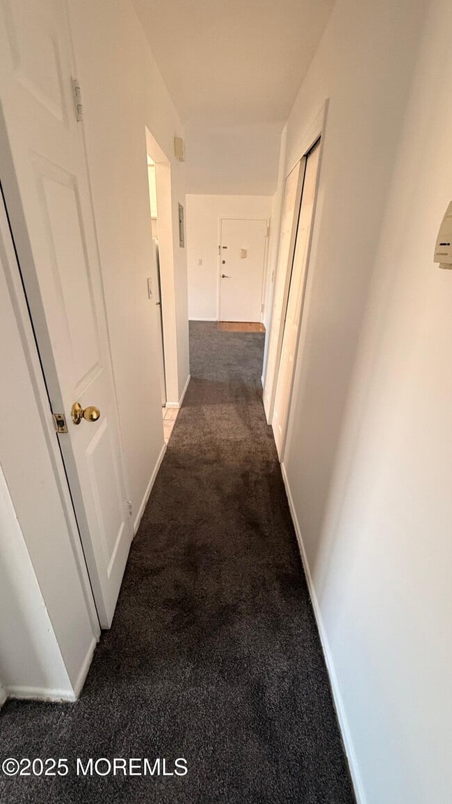 Building Photo - 76 Manchester Ct