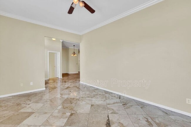 Building Photo - 1811 W Maplewood Pl