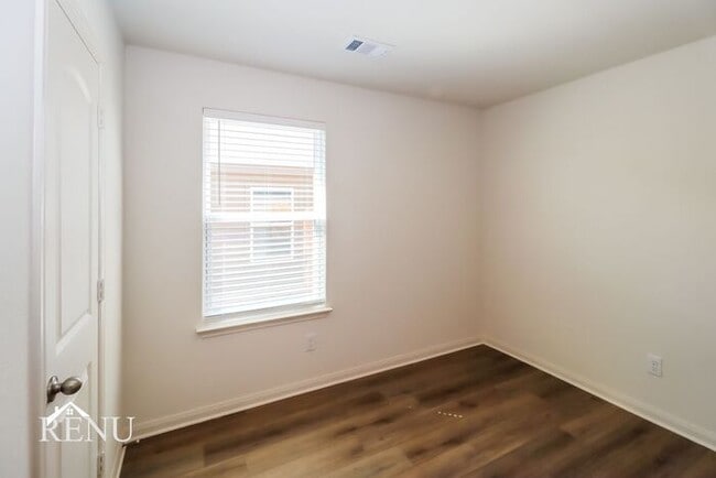 Building Photo - Coming Soon!