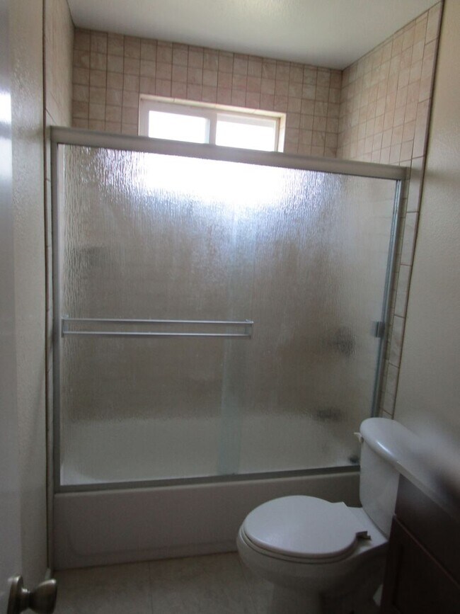 Building Photo - Newly Updated Home in Clairemont